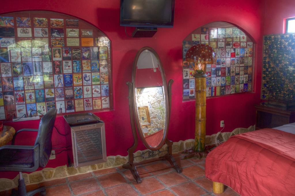 Gingerbread Restaurant & Hotel Nuevo Arenal Szoba fotó