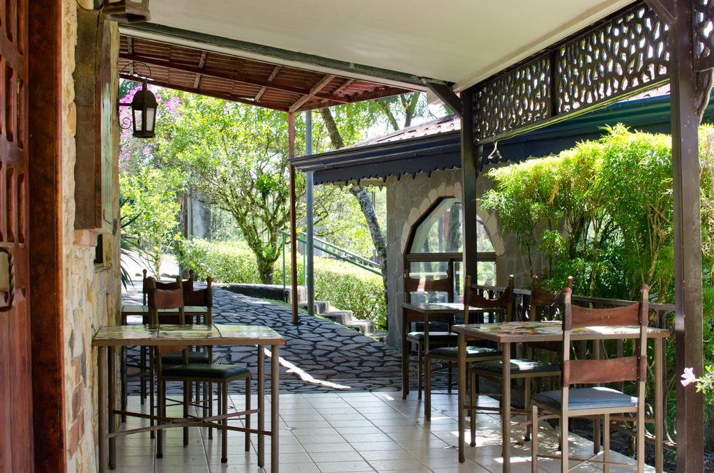 Gingerbread Restaurant & Hotel Nuevo Arenal Kültér fotó