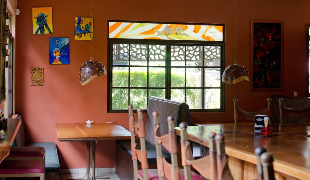 Gingerbread Restaurant & Hotel Nuevo Arenal Kültér fotó