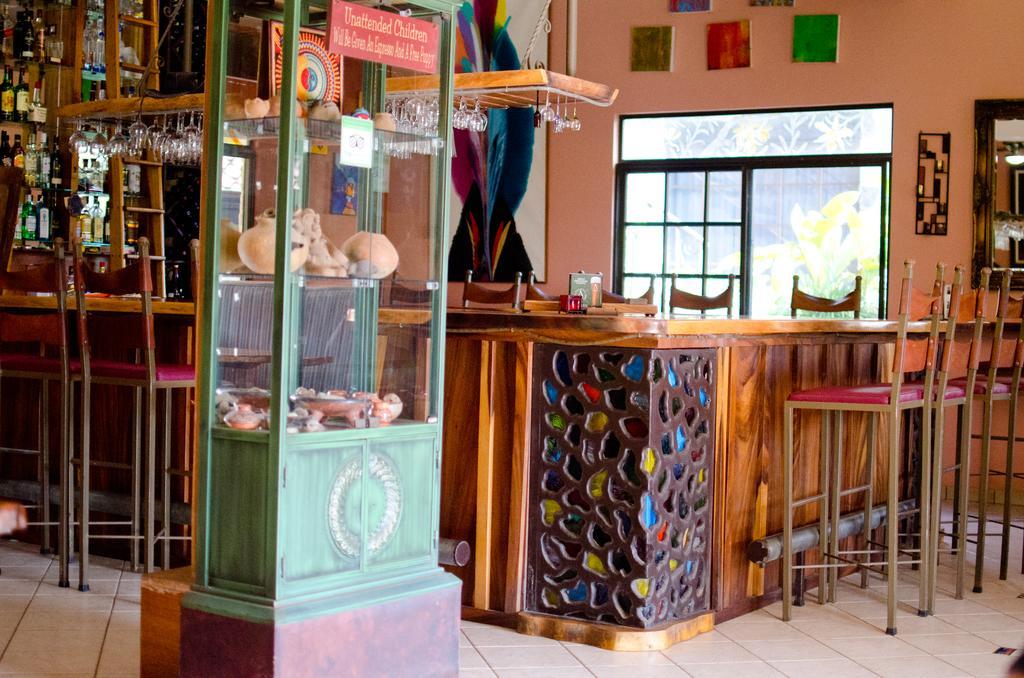 Gingerbread Restaurant & Hotel Nuevo Arenal Kültér fotó